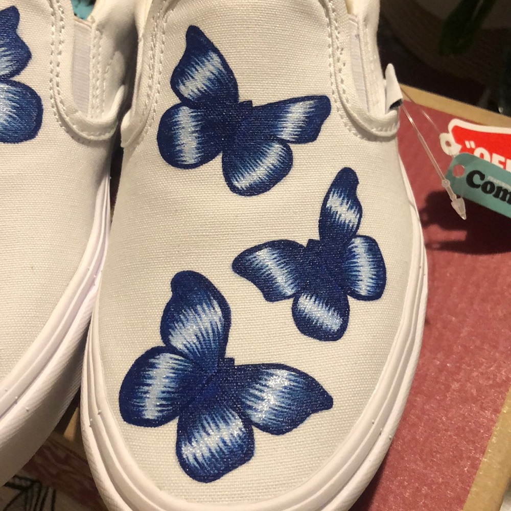 Custom Vans - Picture 3 of 5